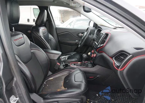 2019 Jeep Cherokee Trailhawk 4X4 z USA, uszkodzony, nr VIN 1C4PJMBX8KD188601